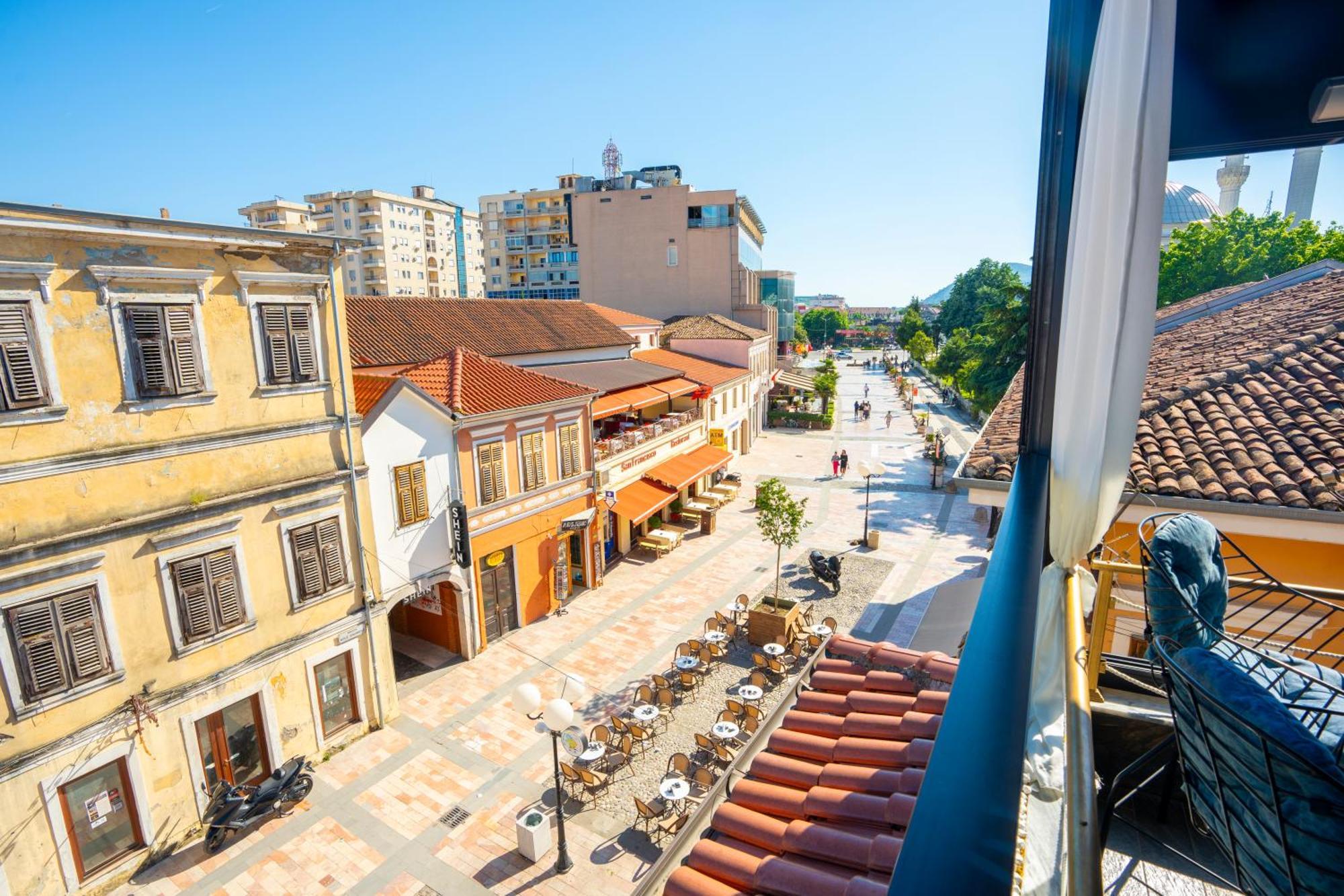 Terrace Hostel & Lounge Bar Shkoder Exterior photo