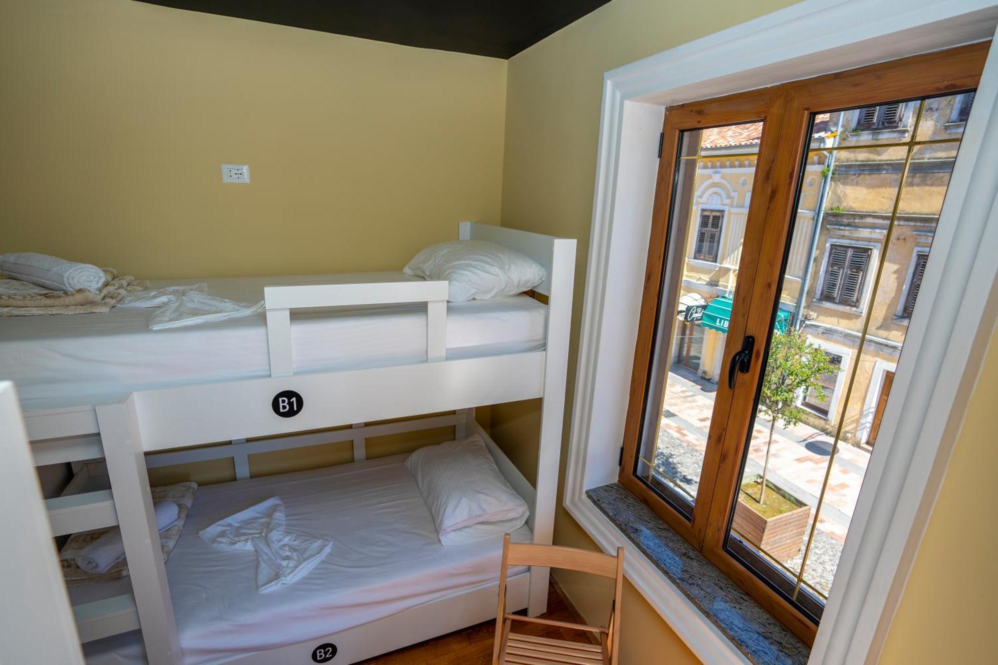 Terrace Hostel & Lounge Bar Shkoder Exterior photo