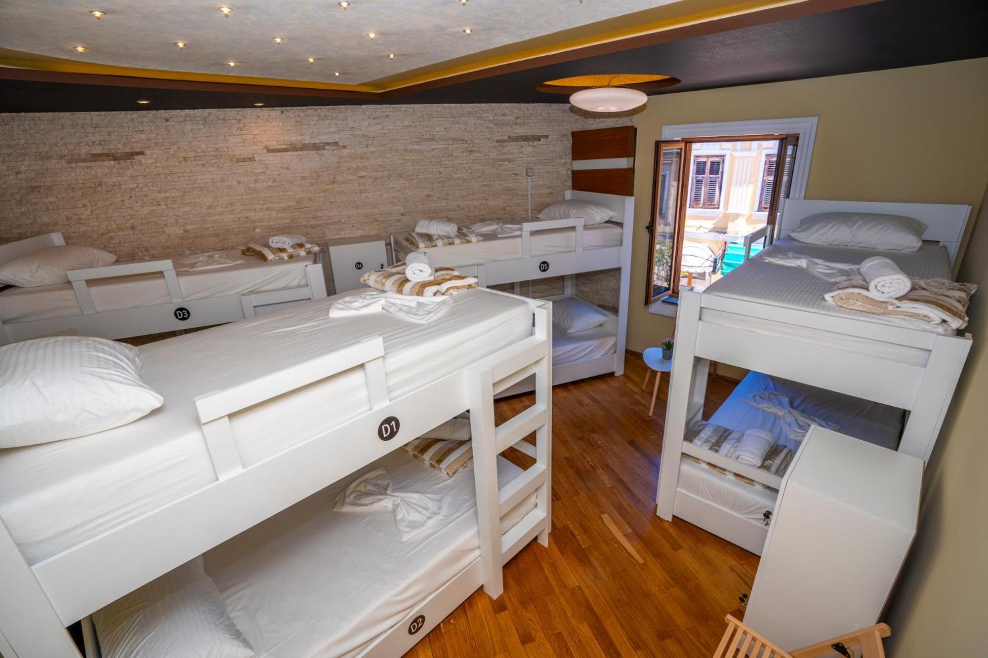 Terrace Hostel & Lounge Bar Shkoder Exterior photo