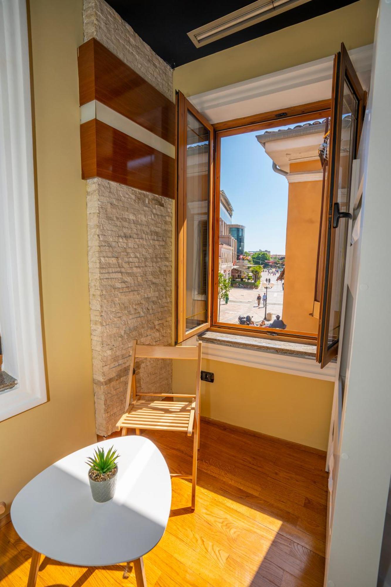Terrace Hostel & Lounge Bar Shkoder Exterior photo
