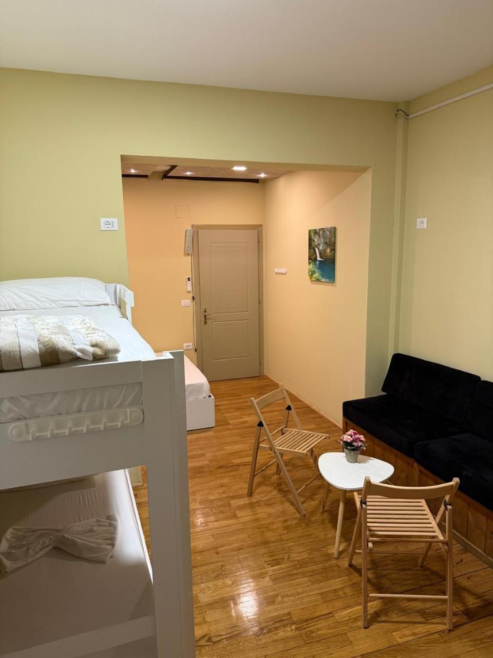 Terrace Hostel & Lounge Bar Shkoder Exterior photo